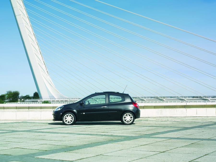  Renault Clio 2006 года  (фото 50 из 97)